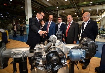 El gobernador Manzur visit la planta de Scania